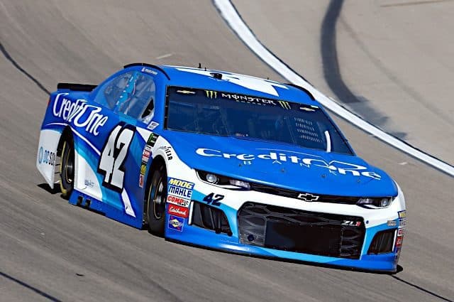2018-las-vegas-cup-kyle-larson-car-russell-labounty-nkp-640x425