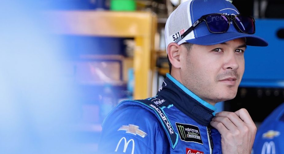 kyle-larson-phoenix-garage-1020x555