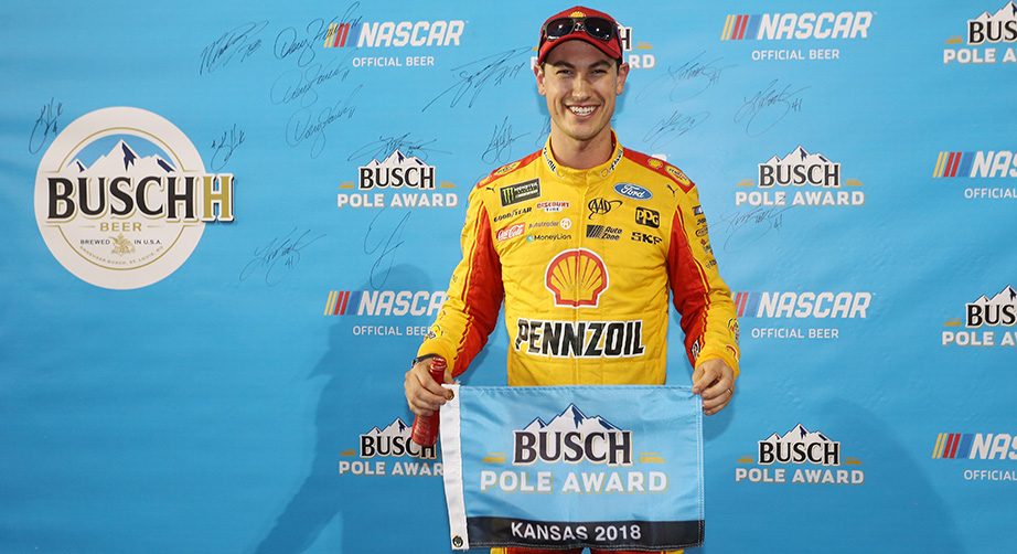 joey-logano-busch-pole-award-kansas1-922x502