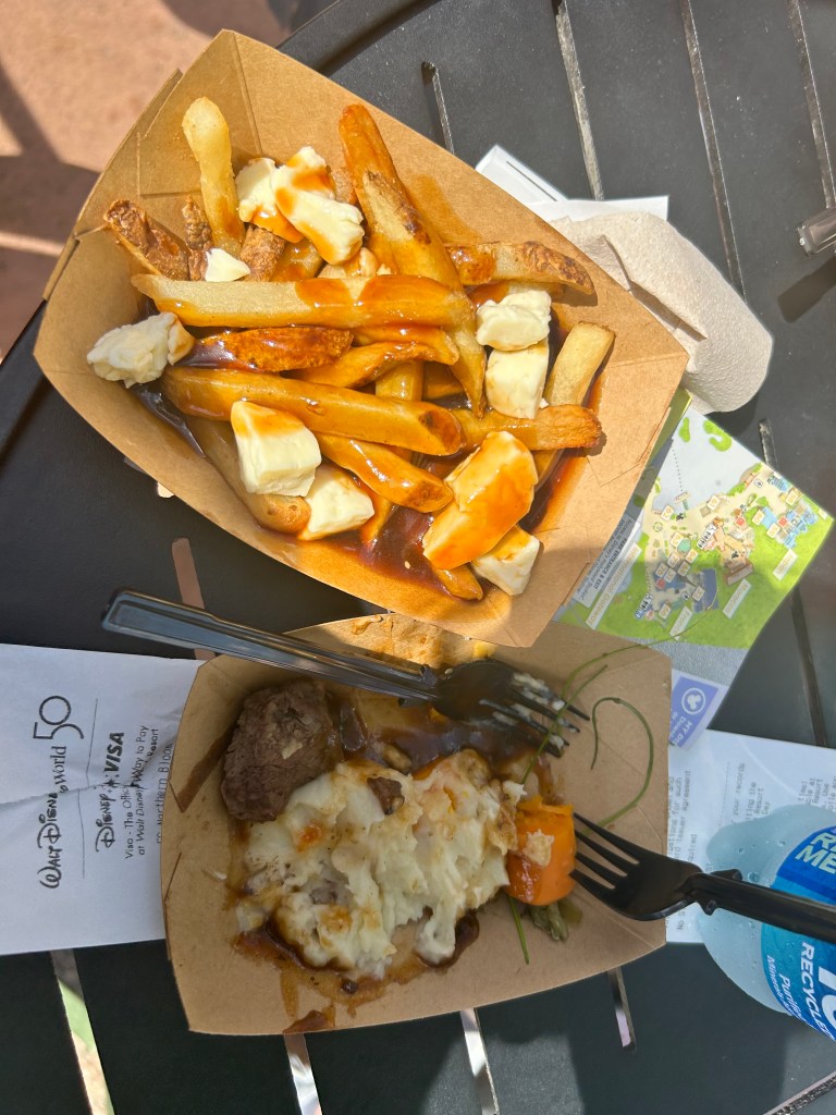 Poutine and Beef Ribs with Mushroom Sauce